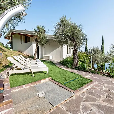 Artista Gardone Riviera